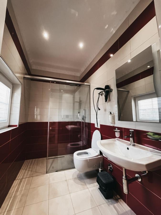 Amansar Boutique Hotel Тирана Екстериор снимка
